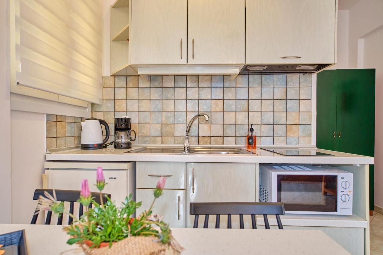 Logas Beach Studios Peroulades  Dış mekan fotoğraf