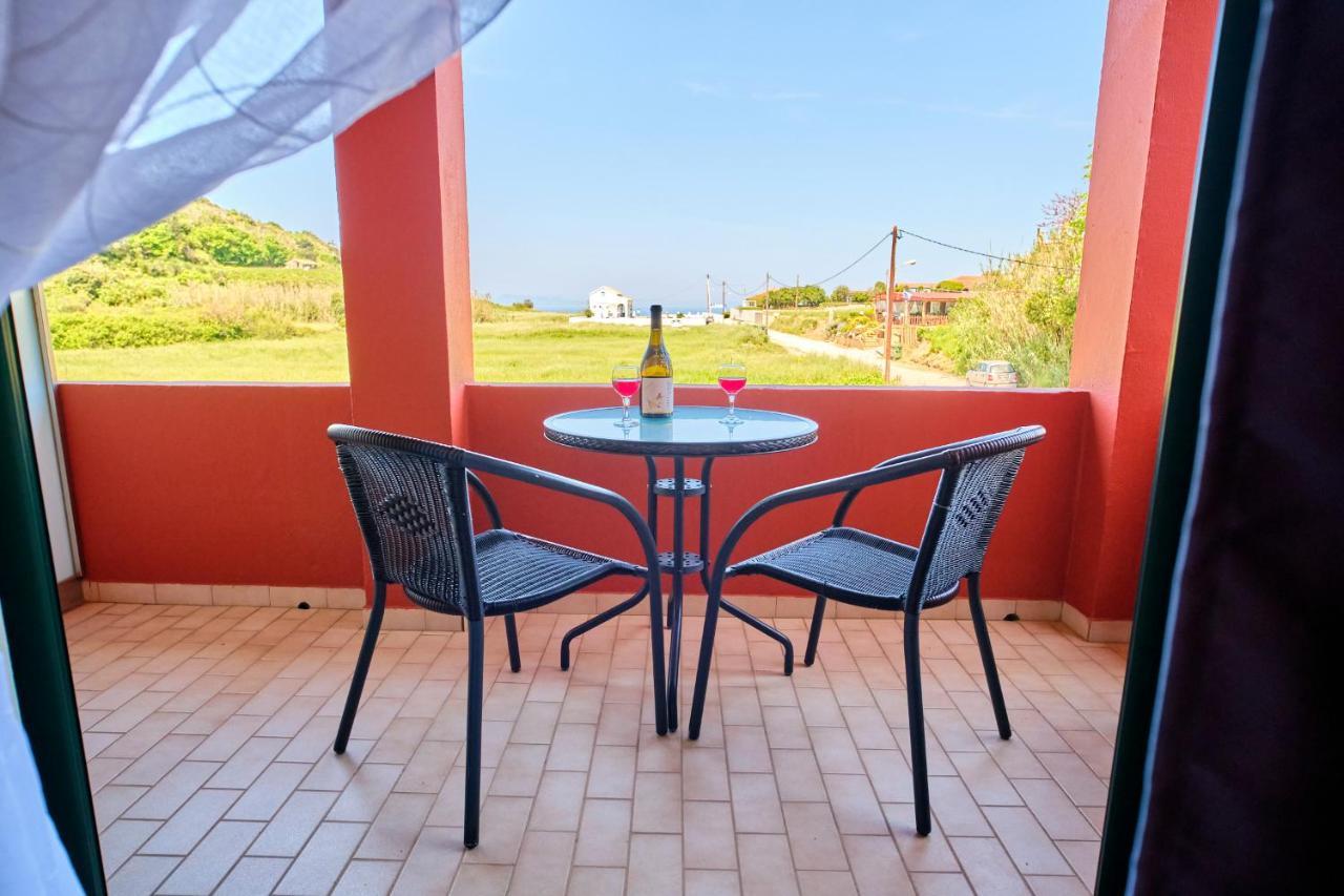 Logas Beach Studios Peroulades  Dış mekan fotoğraf