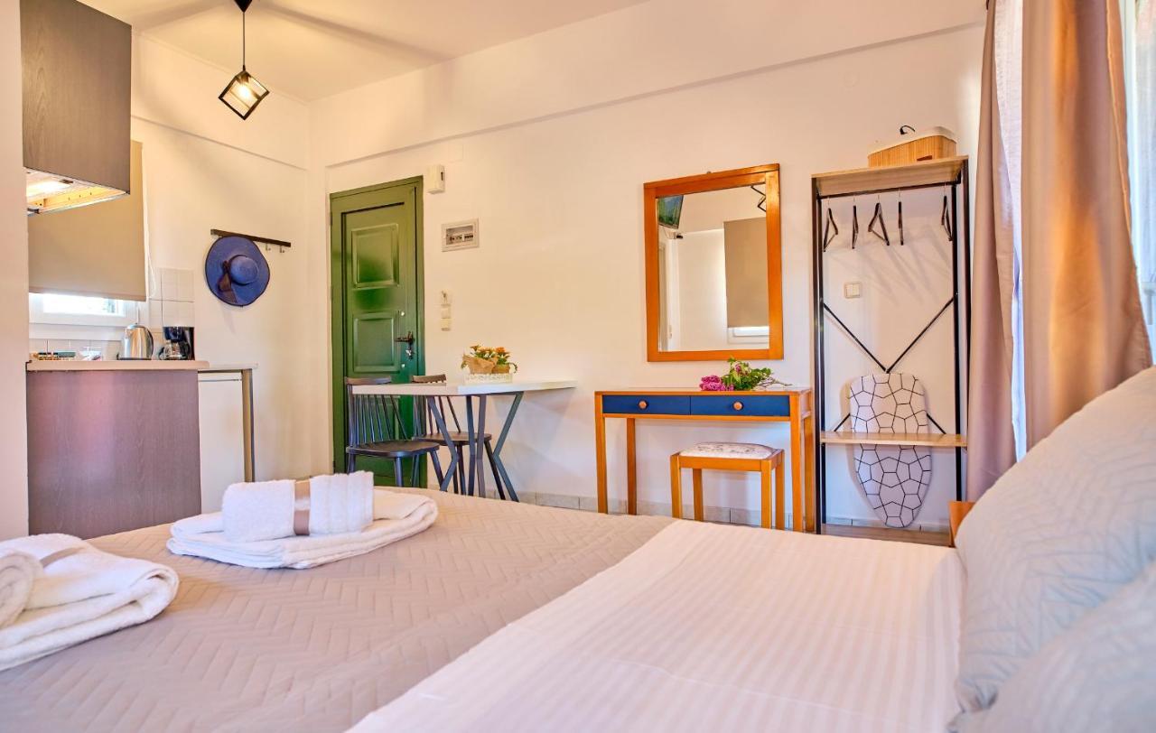 Logas Beach Studios Peroulades  Dış mekan fotoğraf